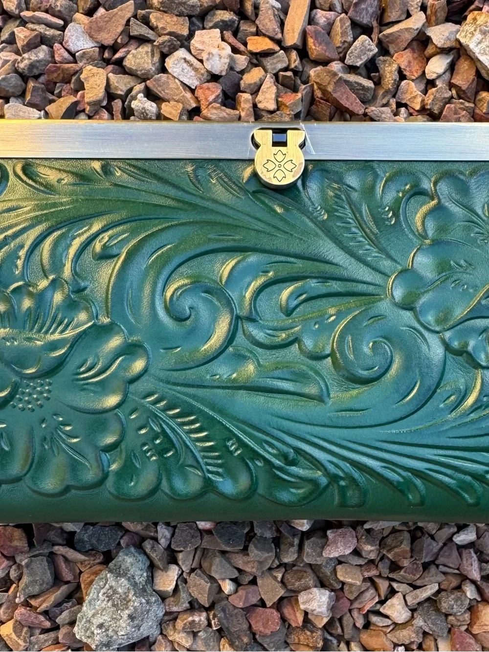 NWT Patricia Nash Emerald Green Floral Embossed Leather Cauchy Wallet